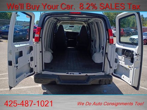 Used 2017 Chevrolet Express 2500 RWD image 23