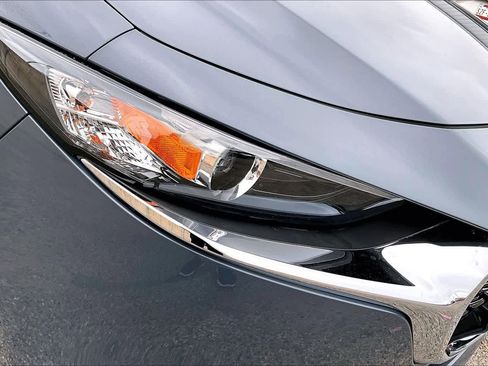 Used 2022 MAZDA MAZDA3 s FWD image 26