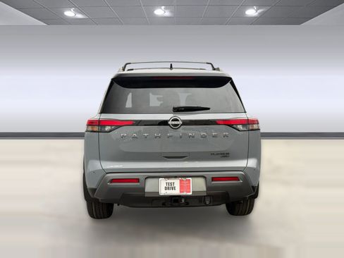 New 2026 Nissan Pathfinder Platinum image 9