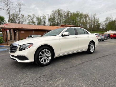Used 2017 Mercedes-Benz E 300 4MATIC image 1