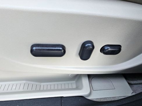 Used 2015 Ford Escape SE w/ Equipment Group 201A FWD image 32