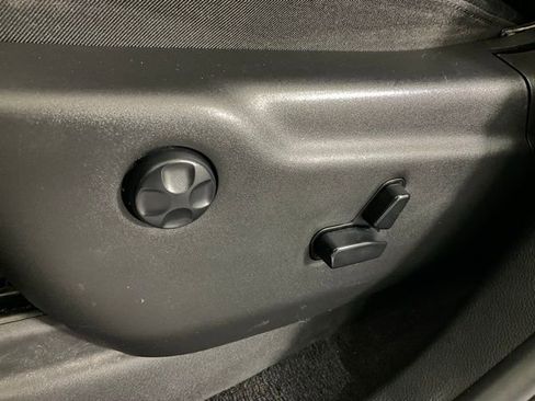 Used 2020 Jeep Grand Cherokee Limited w/ Luxury Group II image 29