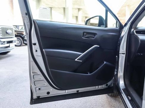 Used 2022 Toyota Corolla Cross LE image 20