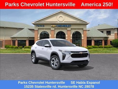 New 2026 Chevrolet Trax LS w/ LS Convenience Package FWD image 2