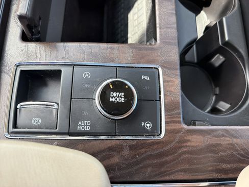 Used 2019 Lincoln Navigator Reserve AWD/4WD image 26