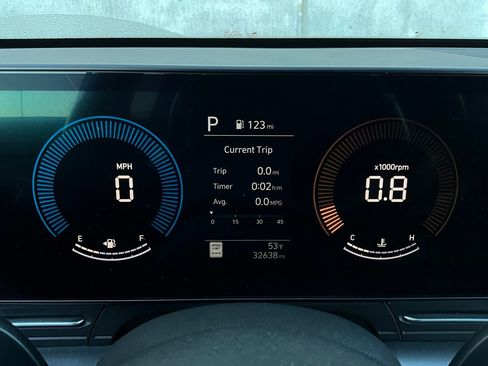 Used 2025 Hyundai Kona SEL image 39