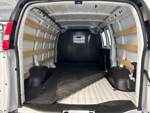 Used 2025 GMC Savana 2500 w/ Driver Convenience Package RWD image 2
