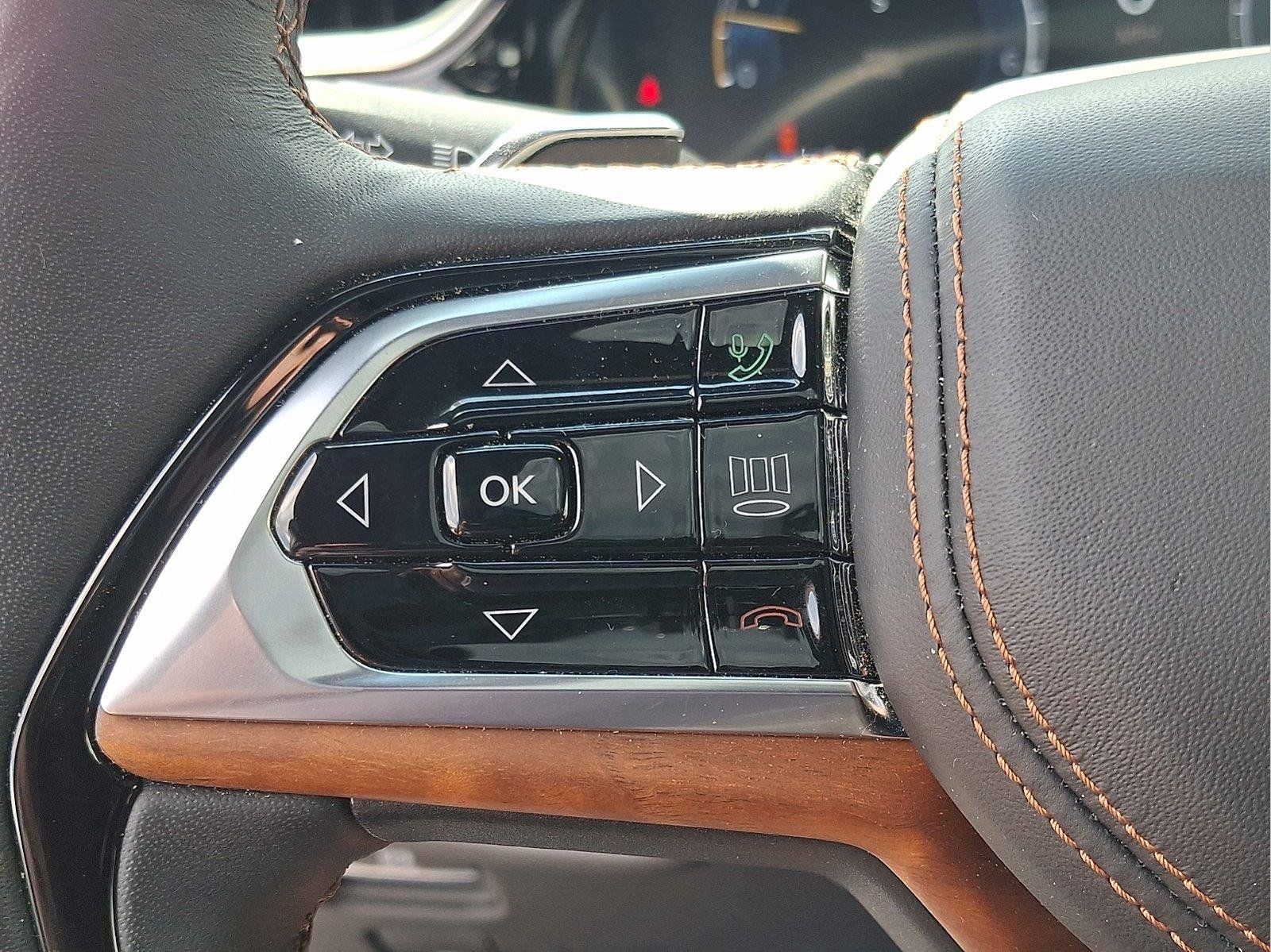 Used 2025 Jeep Grand Cherokee Summit AWD/4WD image 21