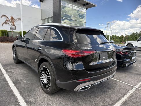 Used 2024 Mercedes-Benz GLC 300 image 3