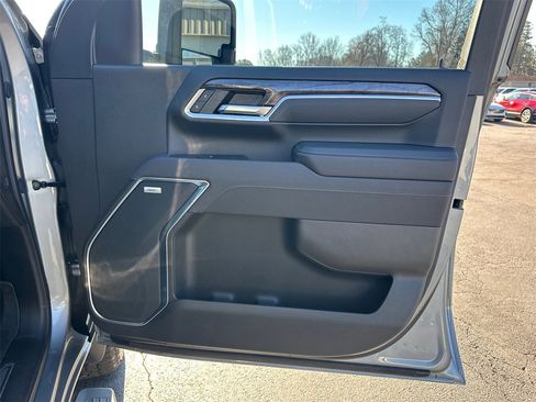 Used 2025 Chevrolet Silverado 2500 LTZ w/ Trail Boss Package image 15