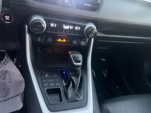 Certified 2022 Toyota RAV4 XLE Premium image 11