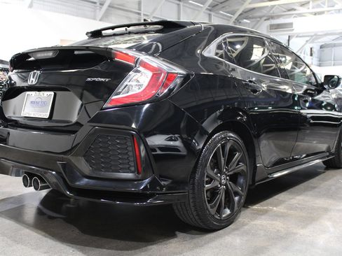Used 2018 Honda Civic Sport image 9
