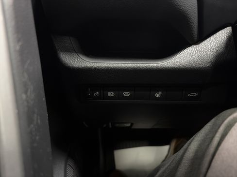 Used 2023 Toyota RAV4 XLE Premium AWD/4WD image 19