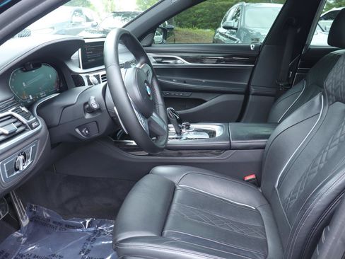 Used 2022 BMW 750Li xDrive AWD/4WD image 10
