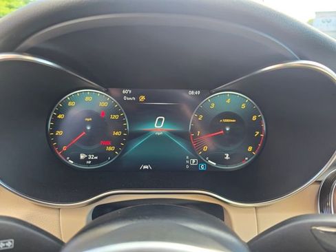 Used 2022 Mercedes-Benz GLC 300 4MATIC image 16