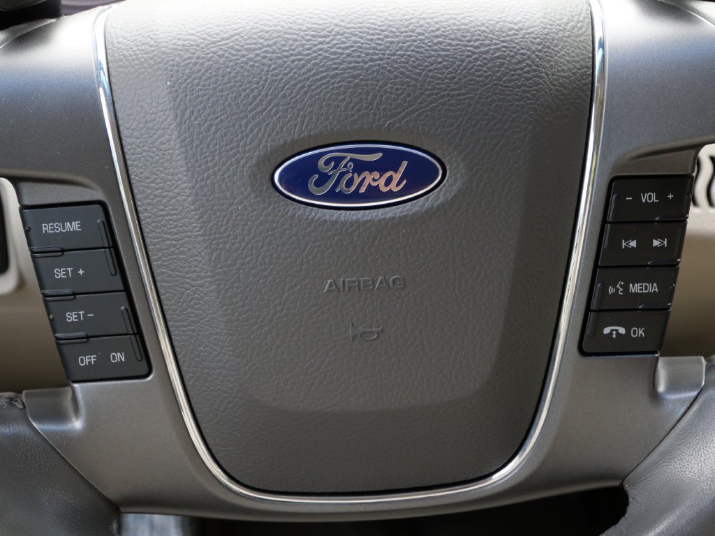 Used 2010 Ford Taurus SEL AWD/4WD image 17