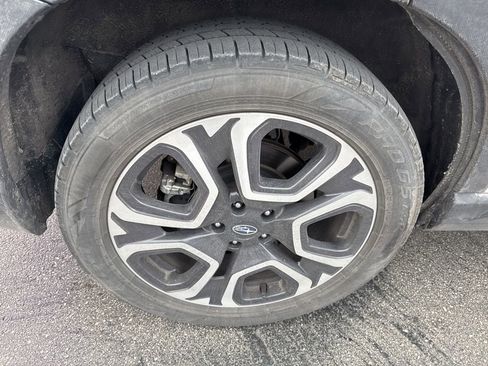 Used 2024 Subaru Ascent Limited w/ Technology Package image 5