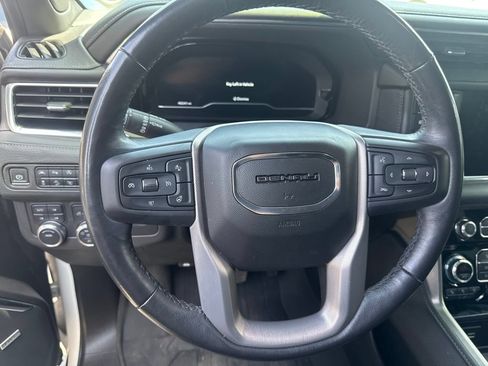 Used 2023 GMC Yukon XL Denali AWD/4WD image 9