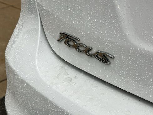 Used 2018 Ford Focus SE image 9