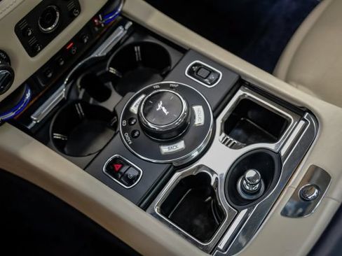 Used 2017 Rolls-Royce Wraith RWD image 28