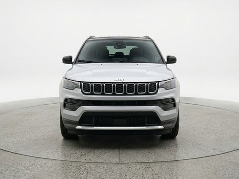 Used 2025 Jeep Compass Limited AWD/4WD image 2