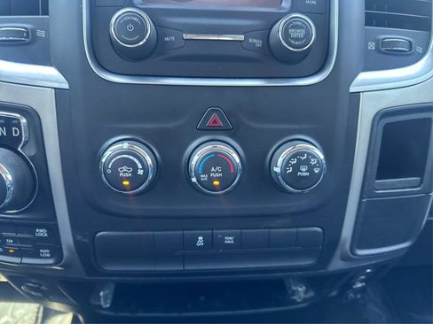 Used 2017 RAM 1500 Classic SLT AWD/4WD image 21
