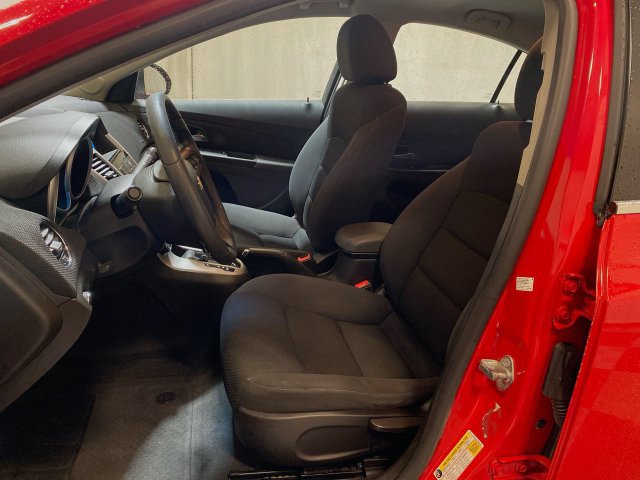 Used 2016 Chevrolet Cruze LT FWD image 17