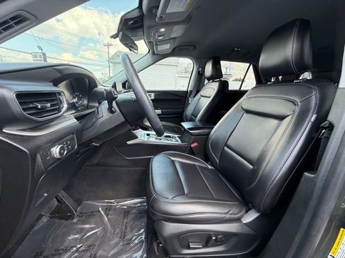 Used 2022 Ford Explorer XLT w/ Equipment Group 202A image 23