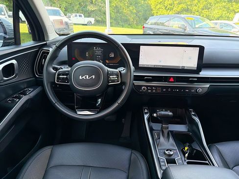 Used 2025 Kia Sorento EX AWD/4WD image 21