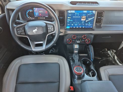 Used 2024 Ford Bronco Wildtrak AWD/4WD image 19