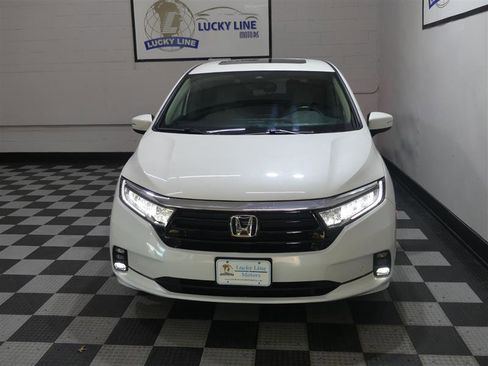 Used 2023 Honda Odyssey Touring image 3