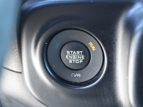 Used 2022 Jeep Wrangler Unlimited Rubicon w/ LED Lighting Group AWD/4WD image 27