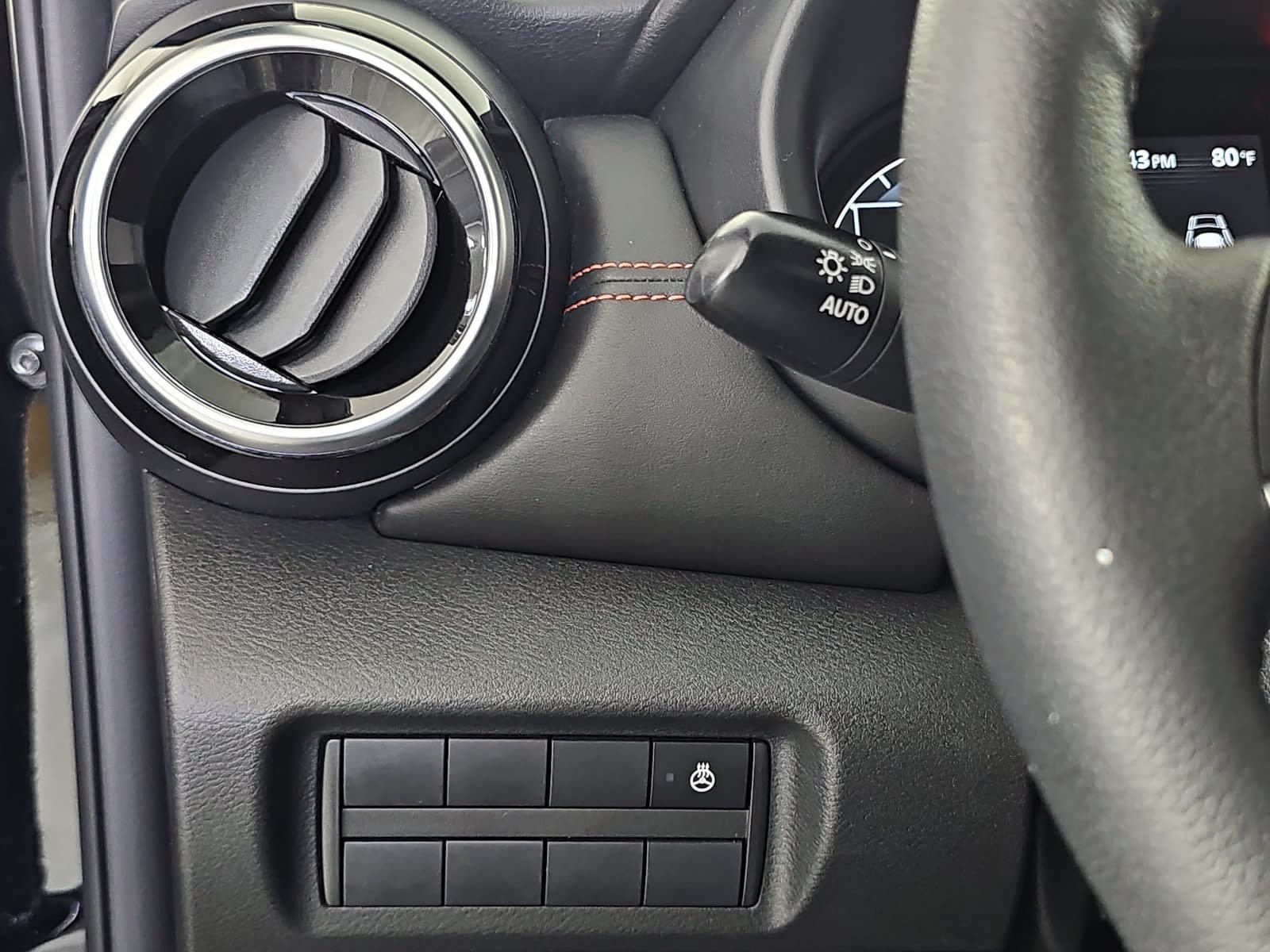 Used 2022 Nissan Kicks SR w/ Premium Package FWD image 24