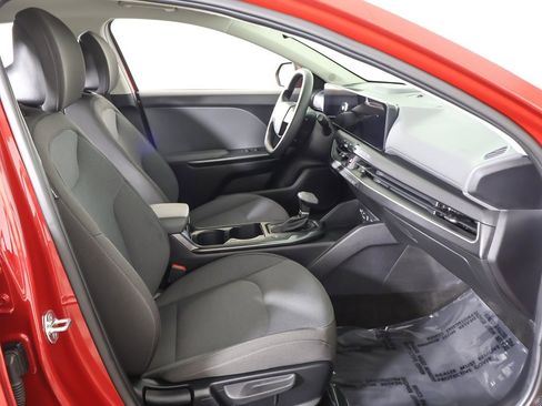 Certified 2025 Kia K4 LXS image 29
