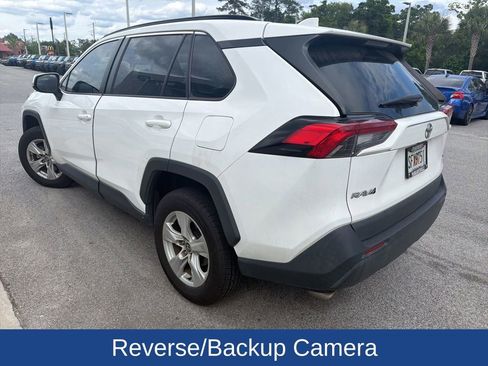 Used 2021 Toyota RAV4 XLE w/ Convenience Package FWD image 4