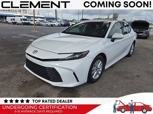 Used 2025 Toyota Camry LE w/ Convenience Package FWD image 1