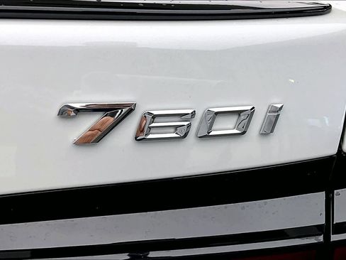 Used 2025 BMW 760i xDrive 760i xDrive w/ Executive Package image 18