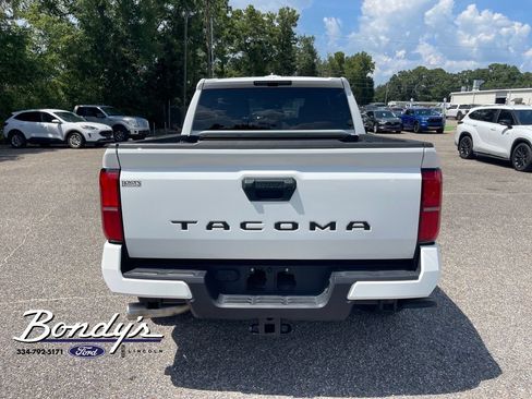 Used 2025 Toyota Tacoma TRD Sport RWD image 13