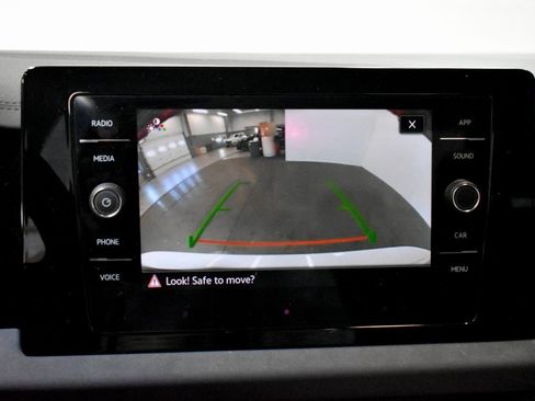 Used 2025 Volkswagen Jetta SE image 16