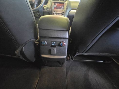 Used 2019 Ford Explorer XLT w/ Equipment Group 202A image 25