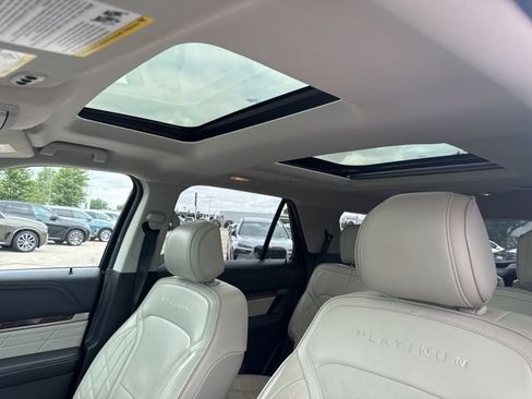 Used 2016 Ford Explorer Platinum AWD/4WD image 19