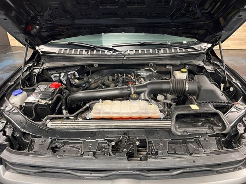 Used 2024 Ford Expedition Max XLT image 21