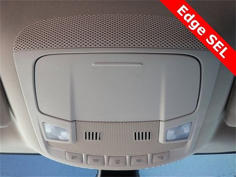 Used 2024 Ford Edge SEL image 28