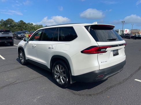 Used 2024 Toyota Grand Highlander Limited image 14