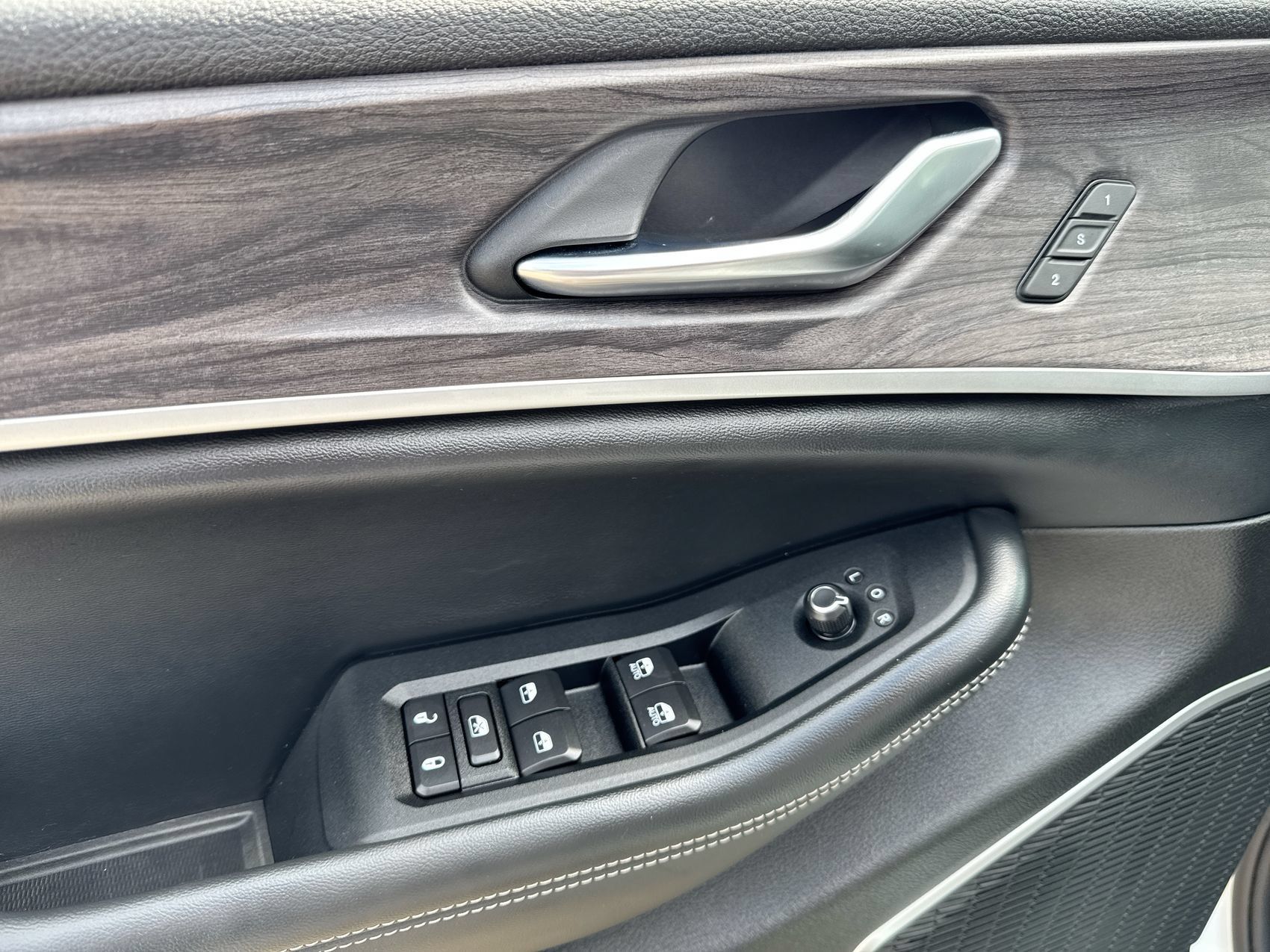 Used 2022 Jeep Grand Cherokee Limited RWD image 13