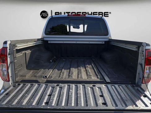 Used 2019 Nissan Frontier SL image 25