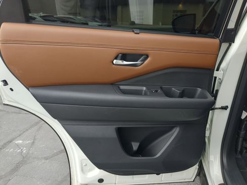 Used 2022 Nissan Pathfinder Platinum w/ Cargo Package image 32