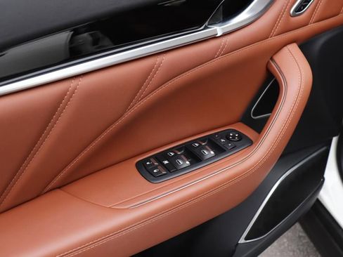 Used 2022 Maserati Levante Modena image 40