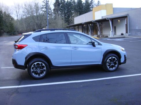 Used 2021 Subaru Crosstrek 2.0i image 5