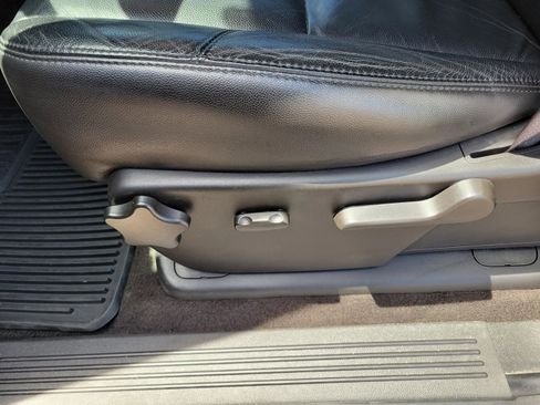 Used 2012 Chevrolet Silverado 1500 LT image 24